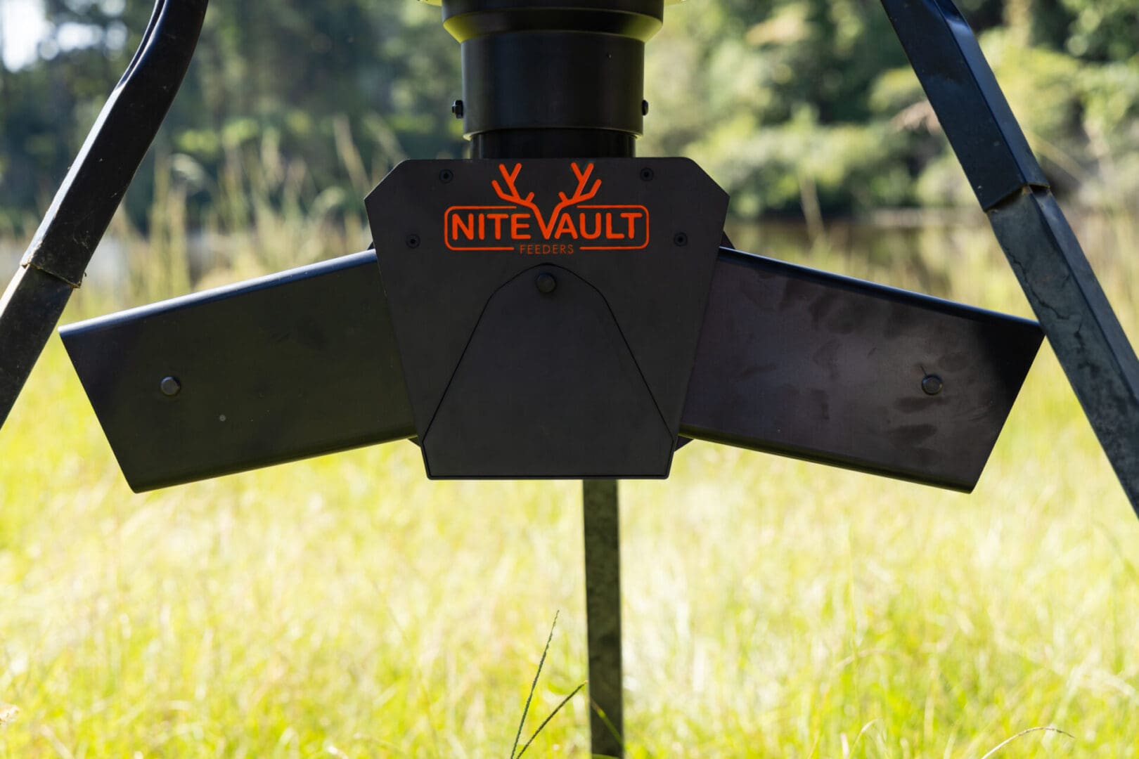 thumbnail image 2 of Nite Vault Gravity Deer Feeder – Daytime-Only Feeding System To Keep Nocturnal Animals Out 2 of 12
